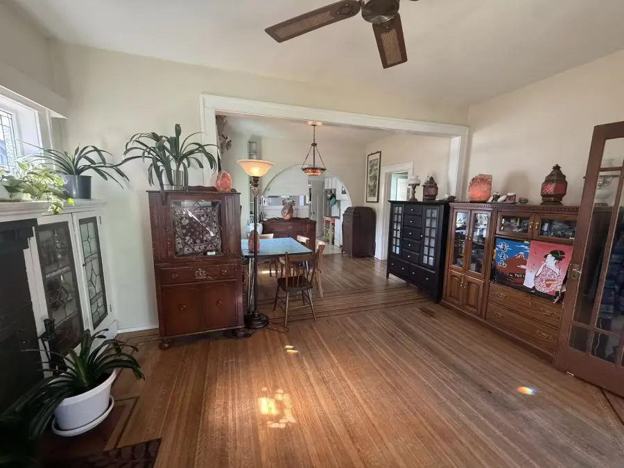 Single detached home 4